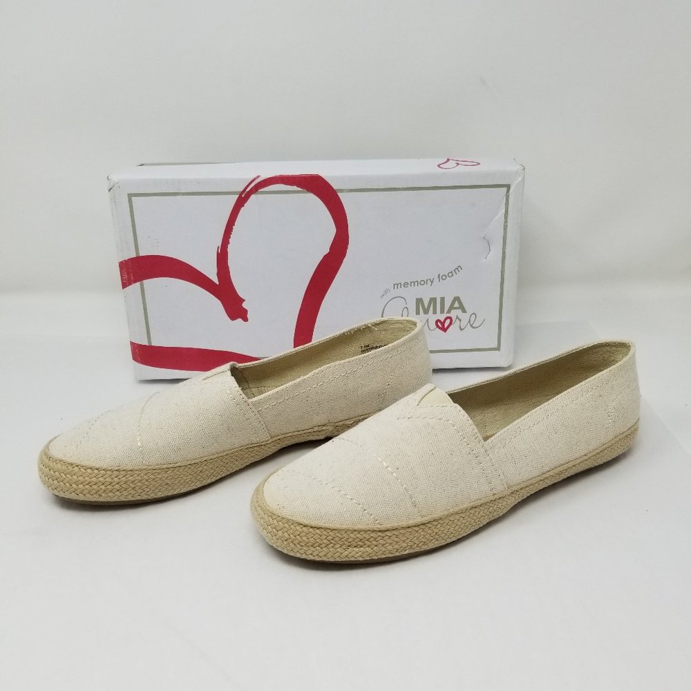 MIA Amore Freedom-F Natural Comfort Flats Size 7.5  NEW in BOX FAST SHIPPING!